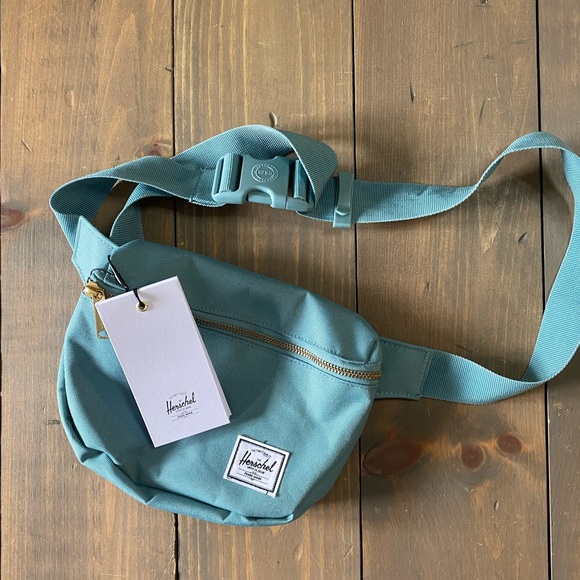 Herschel Supply Company Handbags - Herschel Fanny pack